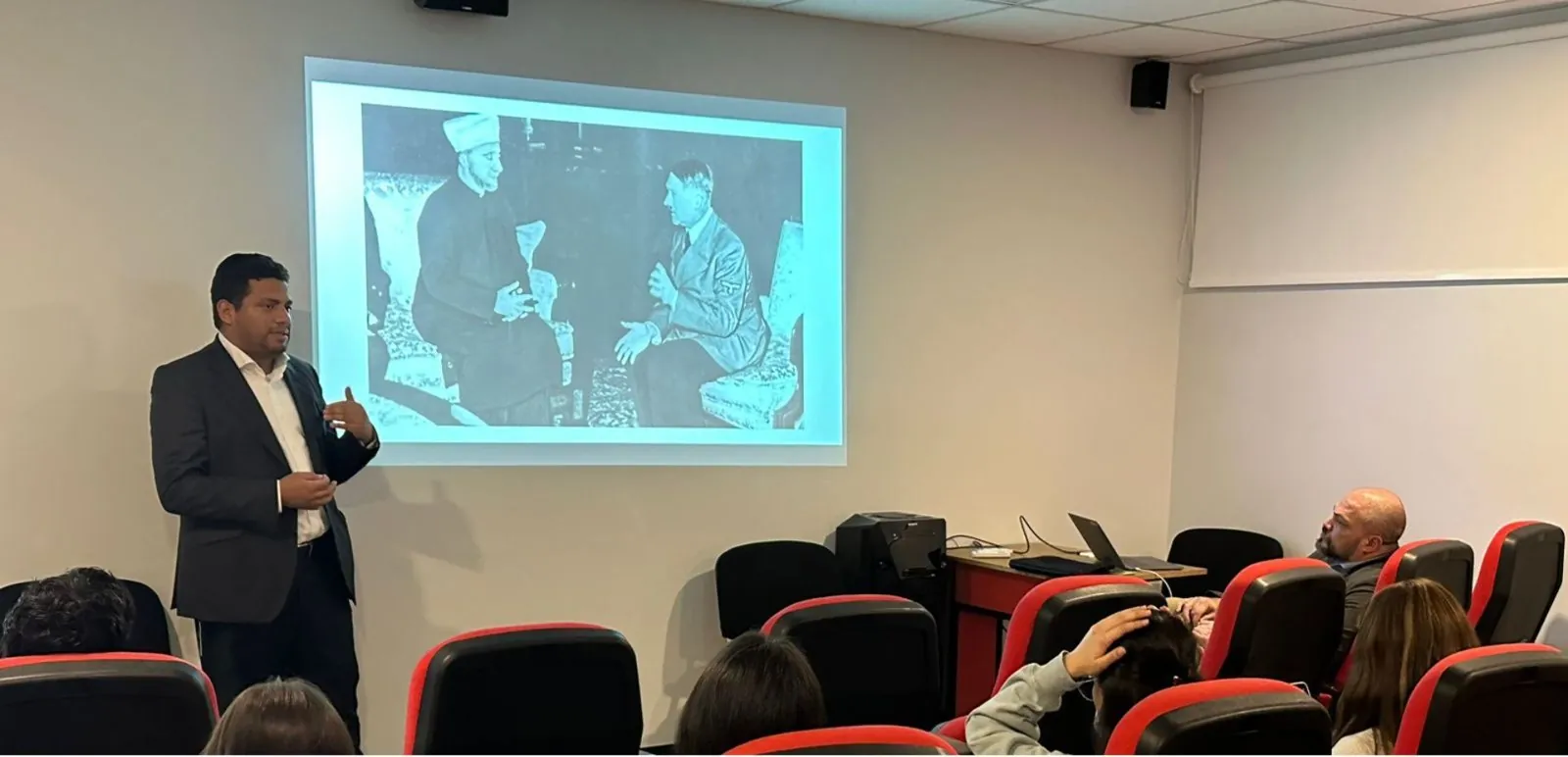 Charla de CILIB sobre el conflicto Israel-Hamás en la Universidad Latina de Costa Rica
