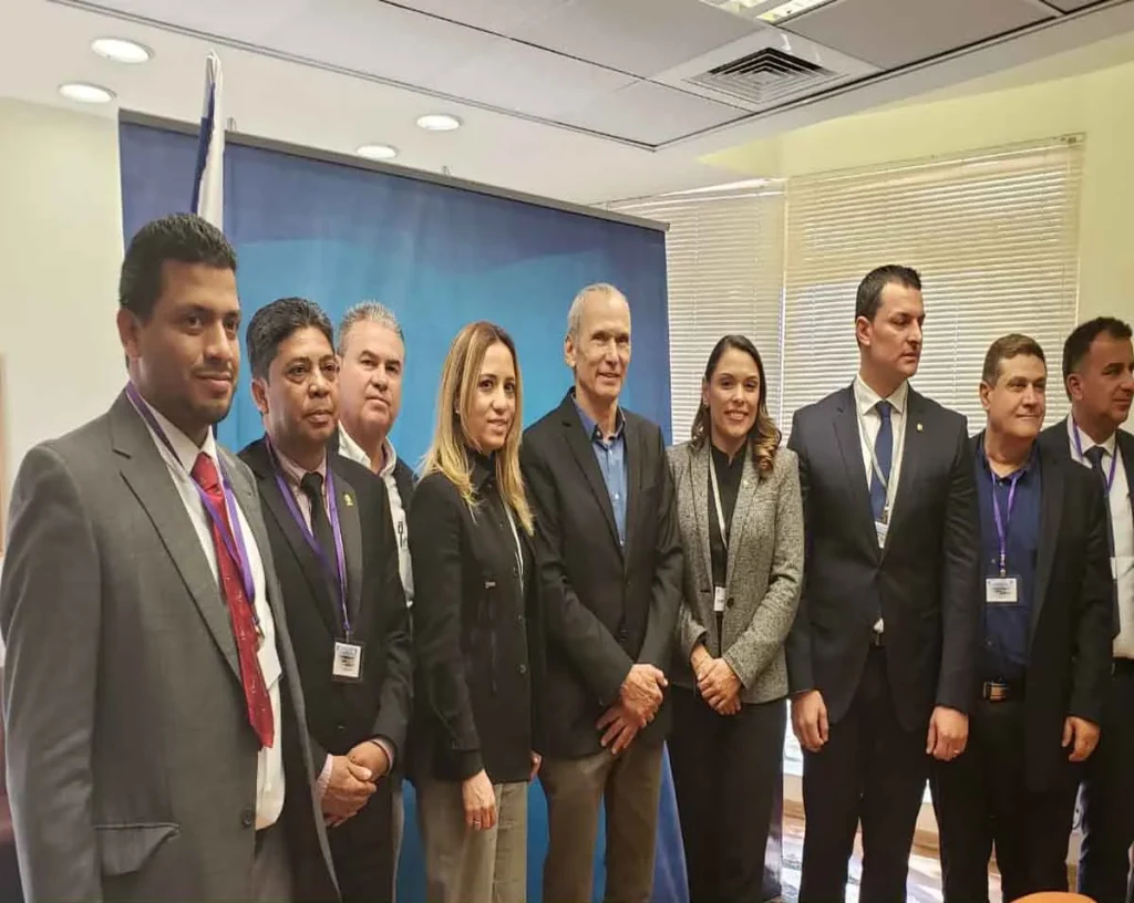Comitiva iberoamericana de Costa Rica, España y Andorra durante su visita a la Knéset