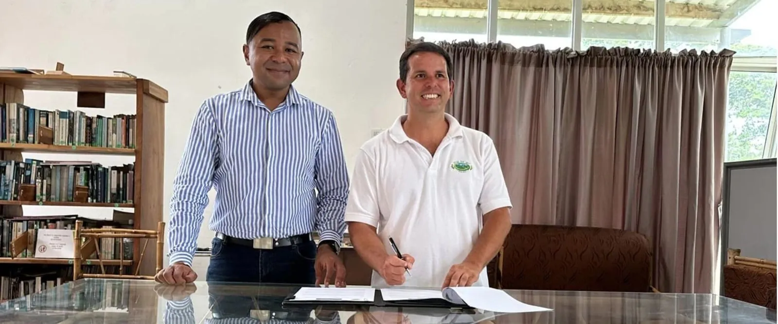 CILIB firma un convenio con la Asociación de Desarrollo de San Luis de Monteverde
