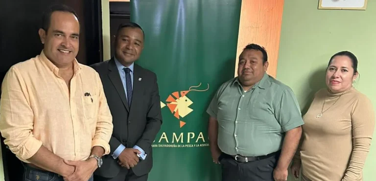 Director regional de CILIB con representantes de la Cámara Salvadoreña de Pesca y Acuicultura