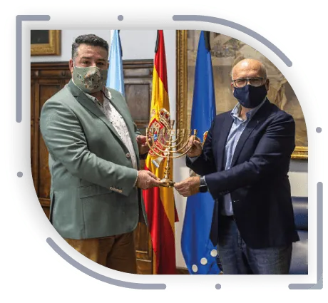 Noticia de Onda Cero sobre el homenaje de Ourense e Israel a las hermanas Touza