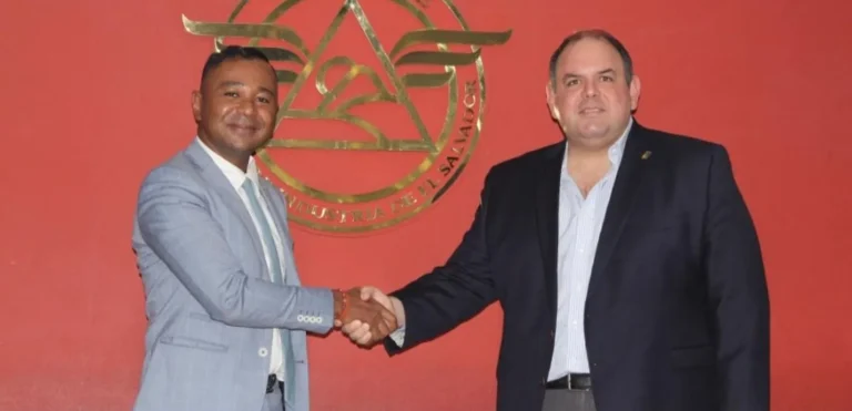 Reunión entre Paul Stephen, de CILIB, y Jorge Hasbún, presidente de la cámara salvadoreña