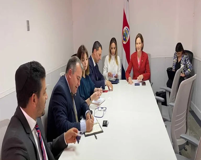 Dyalá Jiménez, Jordi Gallardo and Ana Karine Niño at the March 2020 meeting