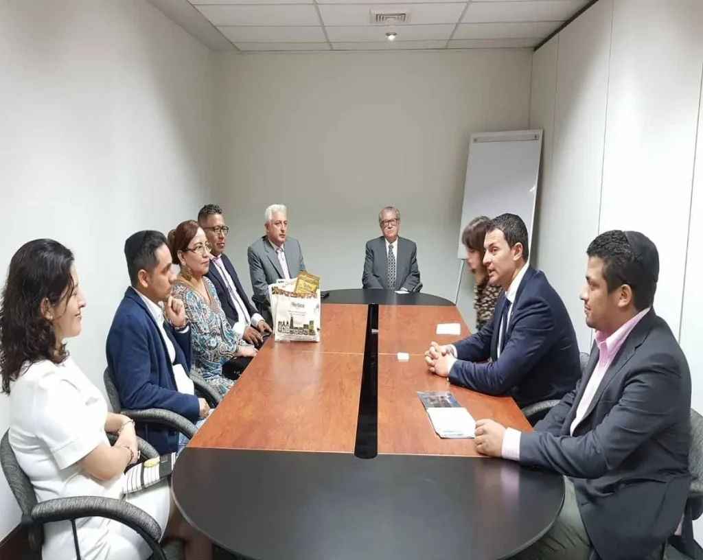Reunião do ministro andorrano Jordi Gallardo com empresários da indústria alimentícia e médica em Lima